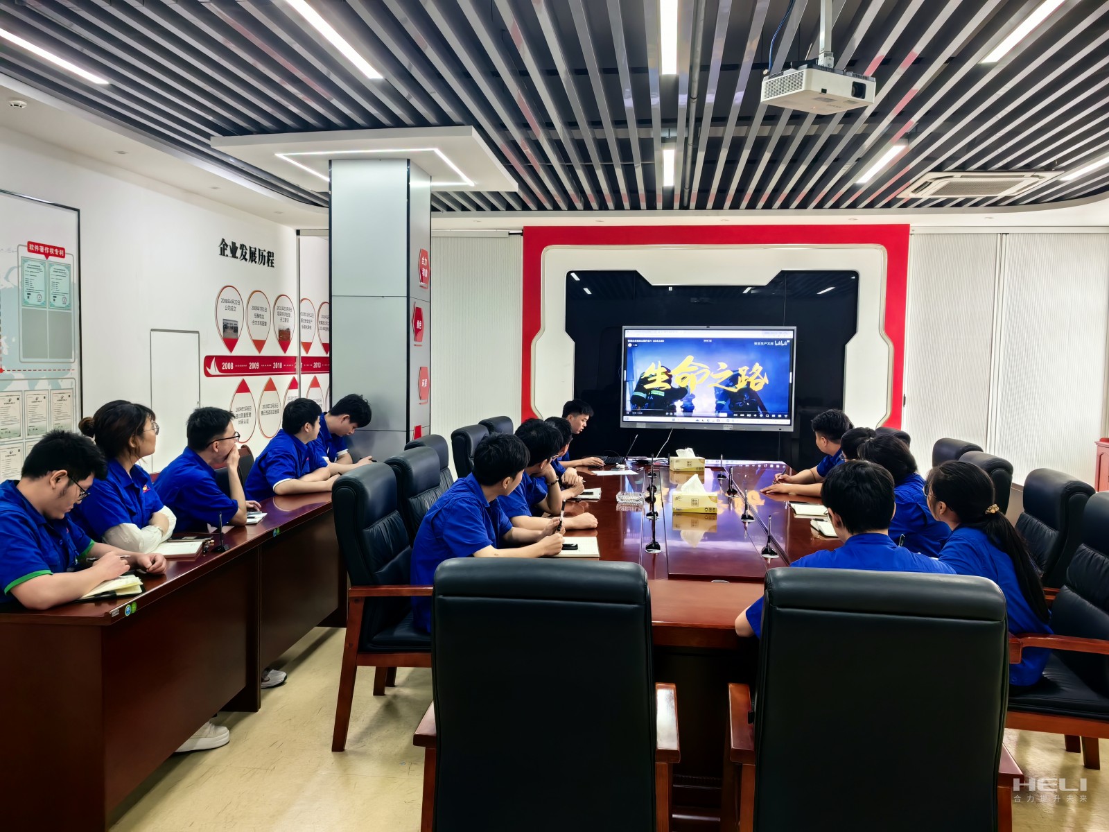 主題團(tuán)日活動現(xiàn)場.jpg 主題團(tuán)日活動現(xiàn)場.jpg