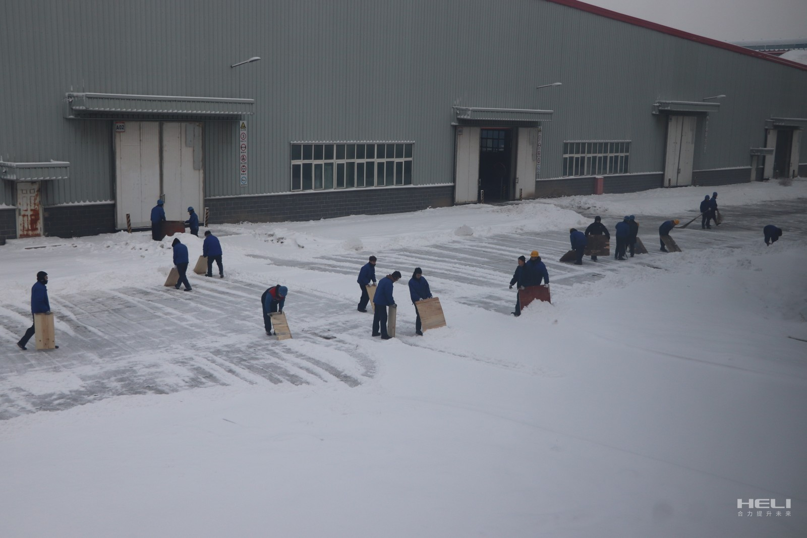 4-3 擔(dān)當(dāng)作為，迅速投身戰(zhàn)寒斗雪.jpg