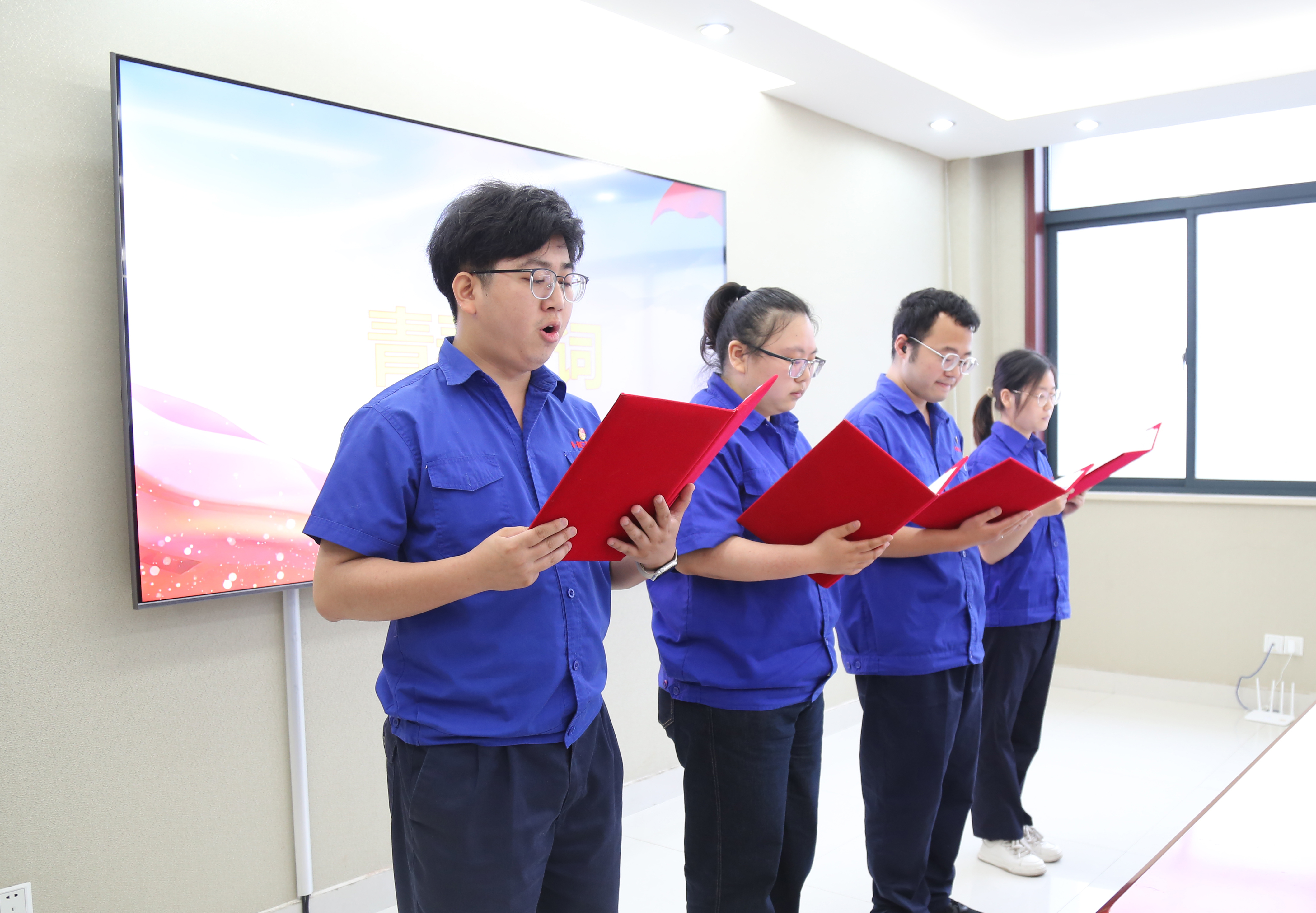 朗誦青春誓詞.JPG 朗誦青春誓詞.JPG